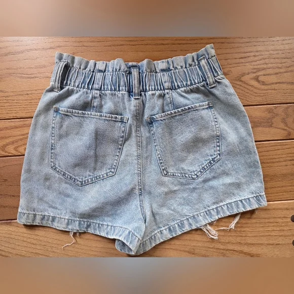 SO Blue Jean High Waisted Distressed Shorts NWOT - Picture 3 of 3